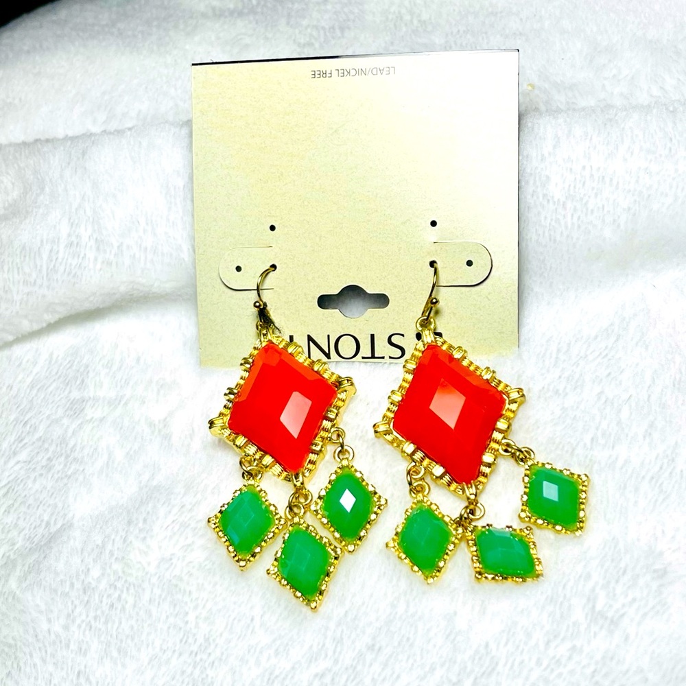 STONY BEAUTIFUL CRYSTAL EARRINGS